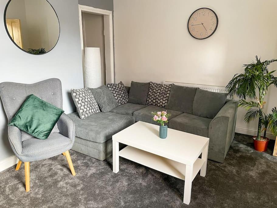 Perfect For Contractors & Families! 7 Beds Free Parking Apartment Бирмингам Екстериор снимка
