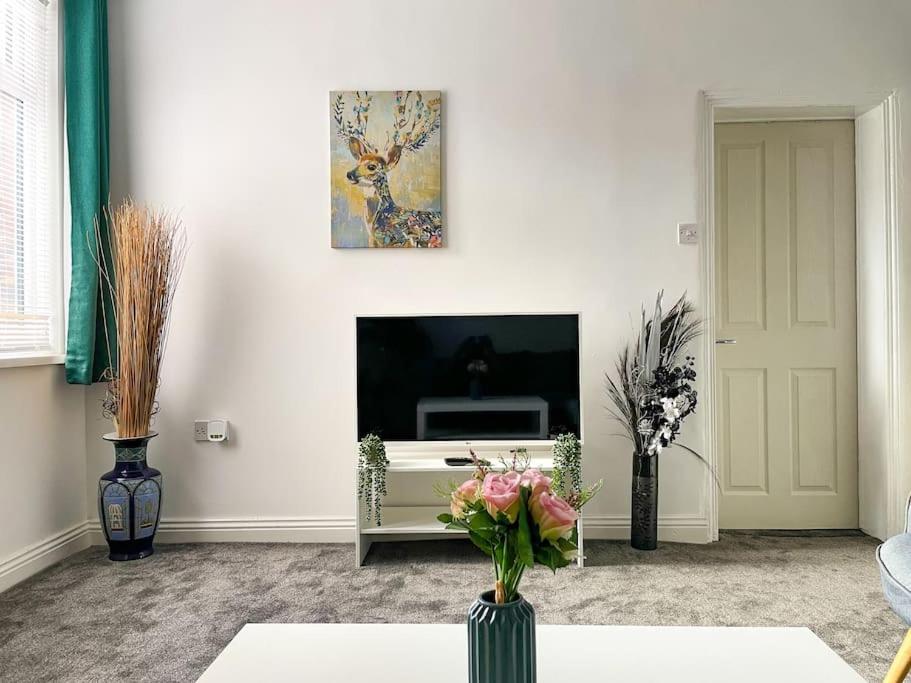 Perfect For Contractors & Families! 7 Beds Free Parking Apartment Бирмингам Екстериор снимка