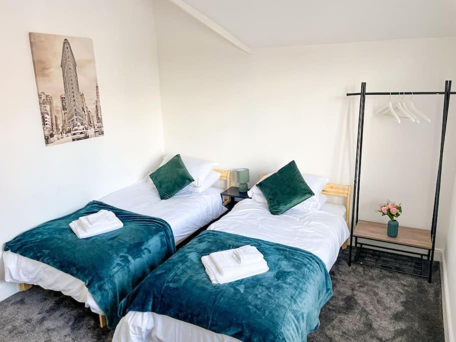 Perfect For Contractors & Families! 7 Beds Free Parking Apartment Бирмингам Екстериор снимка
